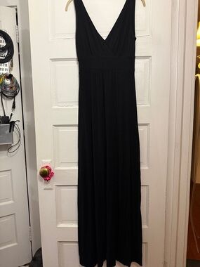 Willi Smith Black V-Neck Maxi Dress